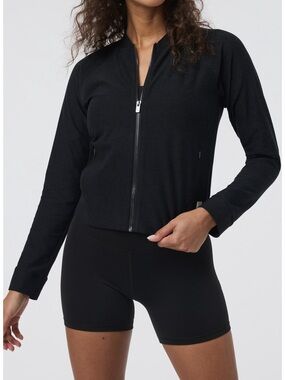 Vuori Women’s Full Zip Performance Jacket Navy Blue Size S Sold Out
